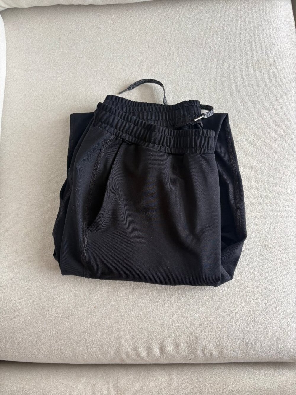 Black Vuori Joggers (M)